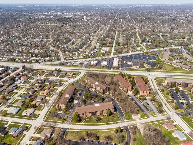 APT-405 - 714 Walnut Dr, Condo with 2 bedrooms, 2 bathrooms and 1 parking in Darien IL | Image 22