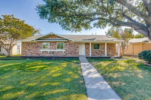 1712 Laurel Ln, Plano, TX, 75074-5168 | Card Image