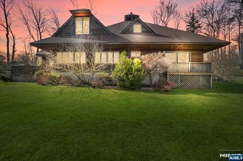 1 Lookout Rd, Tuxedo Park, NY, 10987-4033 | Card Image