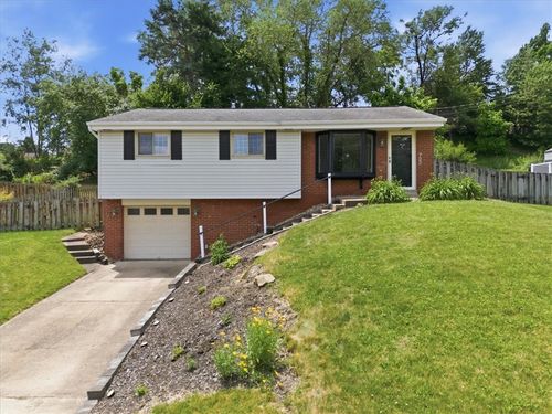722 Redstone Dr, Allison Park, PA, 15101-4239 | Card Image