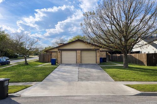 14427 Woods Hole Dr, San Antonio, TX, 78233-7118 | Card Image