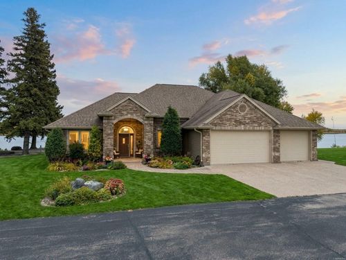 1984 Maple Dr Nw, Baudette, MN, 56623-8702 | Card Image