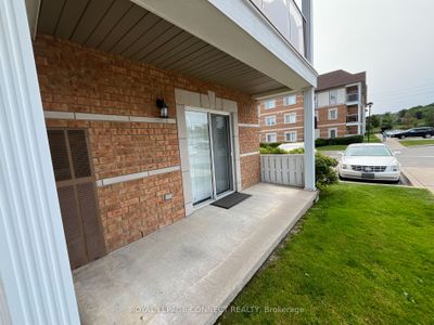 106 - 136 Aspen Springs Dr, Condo with 2 bedrooms, 1 bathrooms and 3 parking in Clarington ON | Image 3