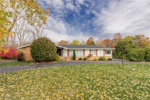 29849 S Woodland Rd, Pepper Pike, OH, 44124-5748 | Card Image