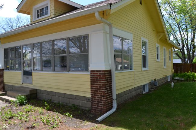 Banana cream yellow painted home | Image 4