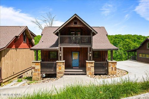 230 Foxwood Dr, Caryville, TN, 37714-3333 | Card Image