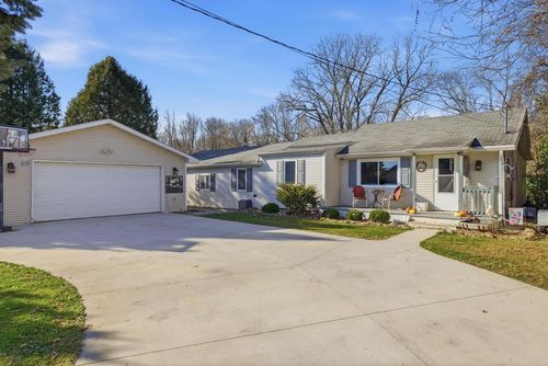 2927 Shorewood Drive, OSHKOSH, WI, 54901 | Card Image