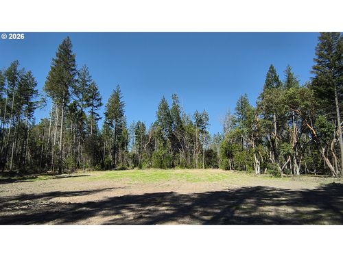 2100 Saratoga Way, Grants Pass, OR, 97526-6850 | Card Image