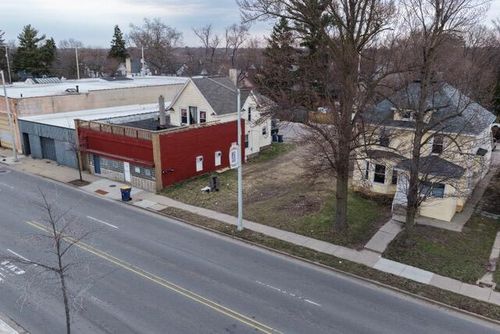 1904 Division Ave, Grand Rapids, MI, 49507-2409 | Card Image