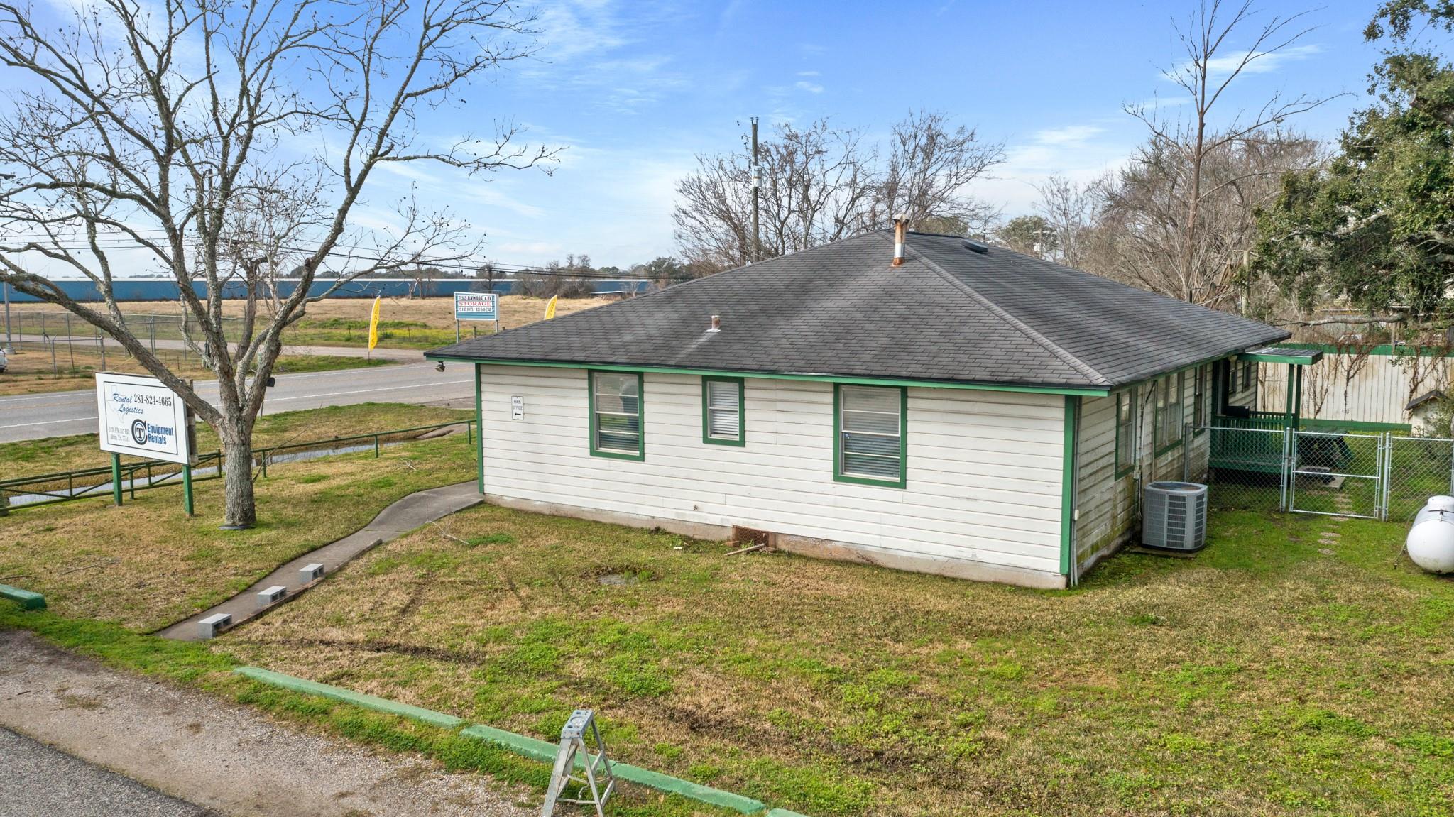 Land in Alvin 3