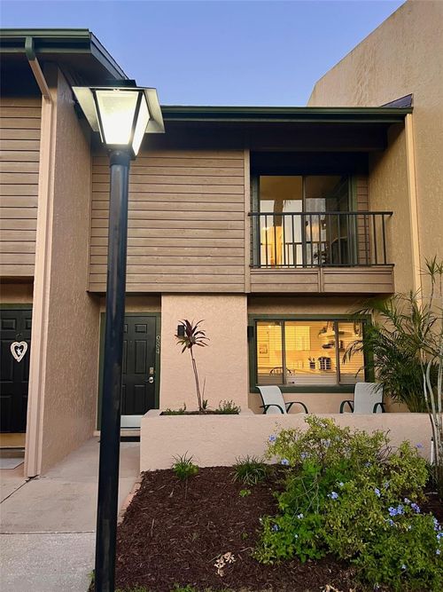 j3-984 Sunridge Dr, SARASOTA, FL, 34234-2823 | Card Image