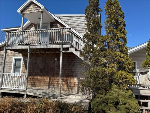64 Riverhead Rd, Westhampton Beach, NY, 11978-1451 | Card Image