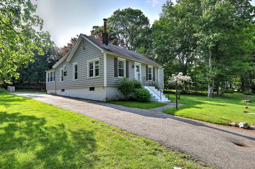 818 Alling Rd, Orange, CT, 06477-1301 | Card Image