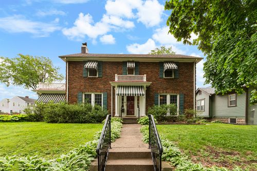 2735 Scott St, Davenport, IA, 52803-1432 | Card Image