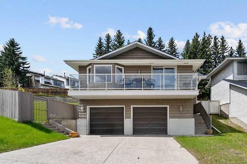 76 Coach Gate Way Sw, Calgary, AB, T3H1Z7 | Card Image