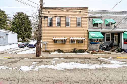 522 Cavitt Ave, Trafford, PA, 15085-1061 | Card Image