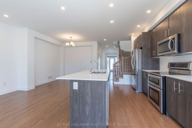 853 Solarium Ave, House attached with 3 bedrooms, 3 bathrooms and 1 parking in Manotick ON | Image 9