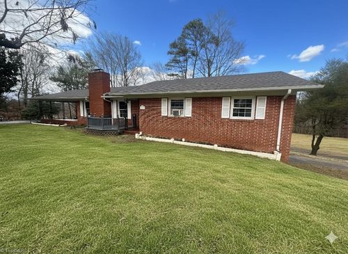 1447 Westwood Ln, Wilkesboro, NC, 28697-2620 | Card Image