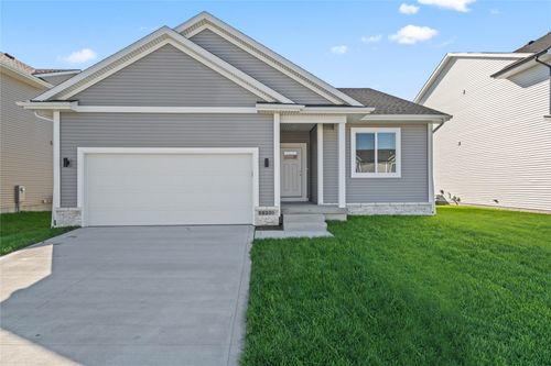 14230 Northpark Dr, Urbandale, IA, 50111-6663 | Card Image