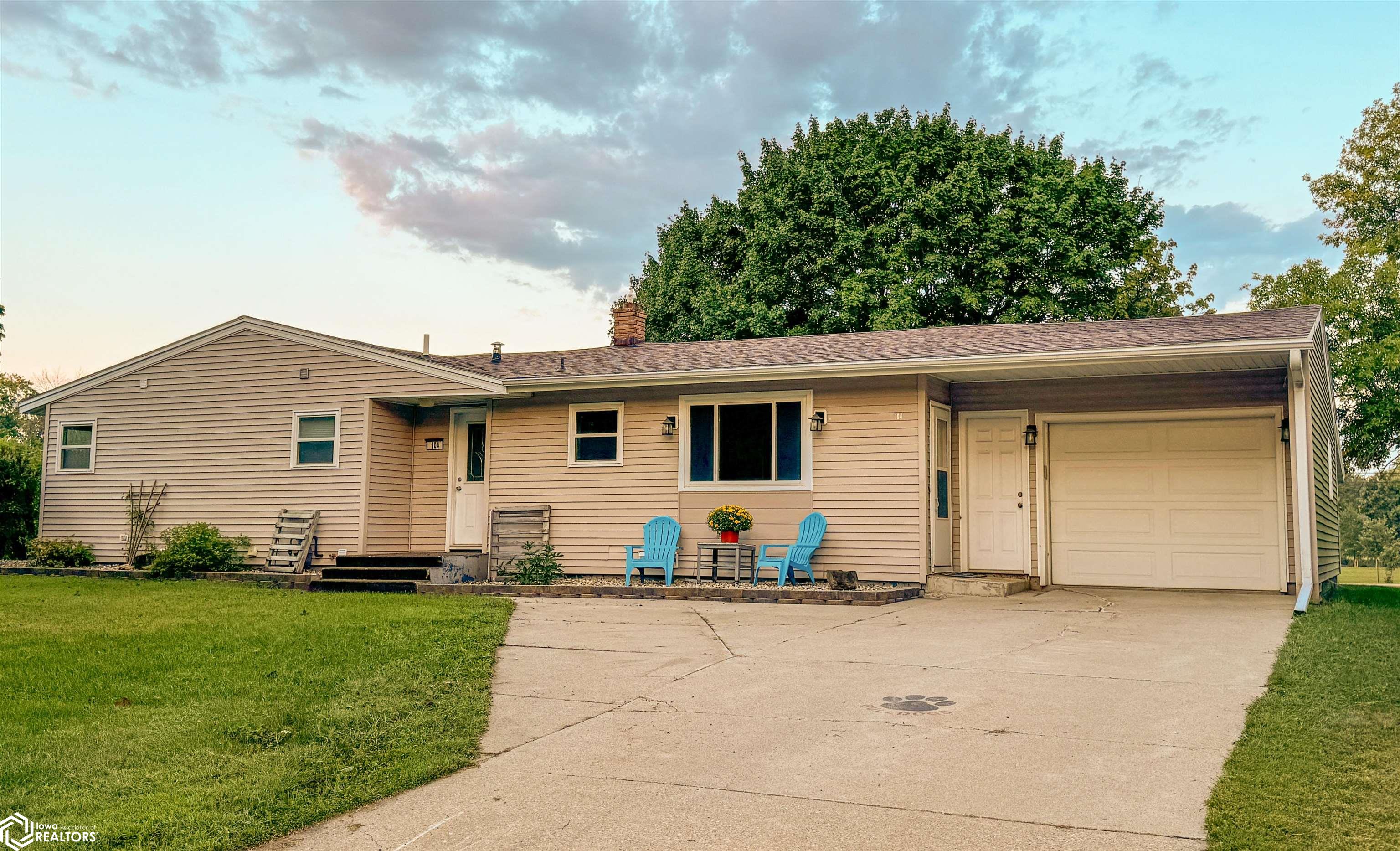 Wilshire Cir, Hampton, IA 50441