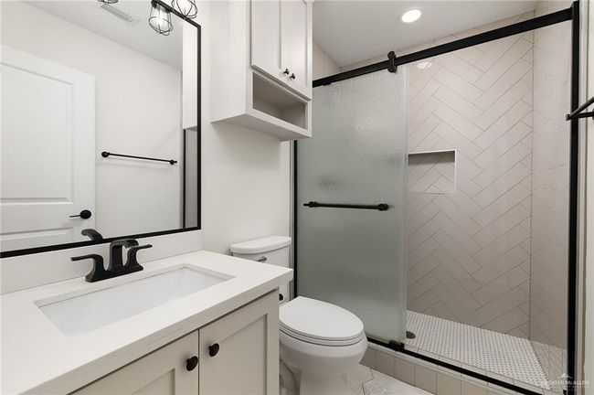 321 E Stubbs St, House other with 3 bedrooms, 2 bathrooms and 2 parking in Edinburg TX | Image 11