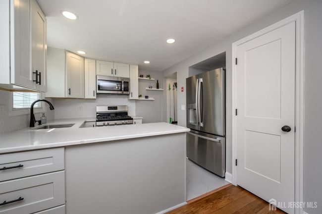 245 Newman St, Townhouse with 2 bedrooms, 1 bathrooms and null parking in Metuchen NJ | Image 12