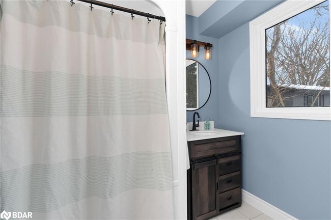 203 Camilla Cres, House other with 5 bedrooms, 2 bathrooms and 6 parking in Thornton ON | Image 16