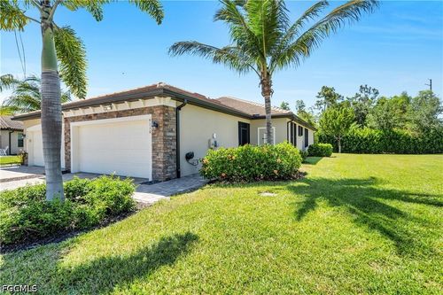9110 Woodhurst Dr, NAPLES, FL, 34120-5268 | Card Image