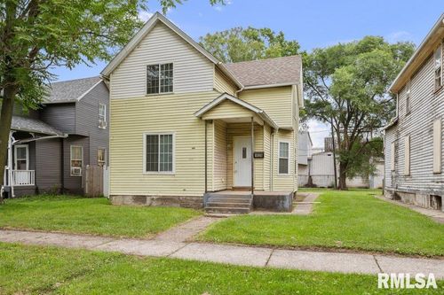 1826 W 1st St, Davenport, IA, 52802-1805 | Card Image