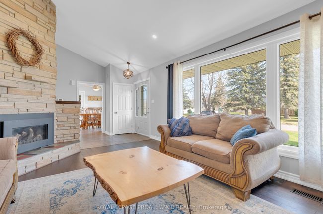 24 Rodgers Dr, House other with 3 bedrooms, 2 bathrooms and 2 parking in Stirling ON | Image 11