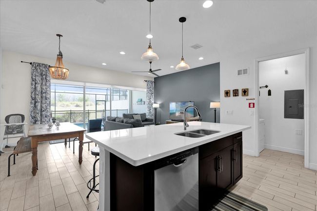 394 Captiva Dr, Townhouse with 4 bedrooms, 5 bathrooms and null parking in DAVENPORT FL | Image 8