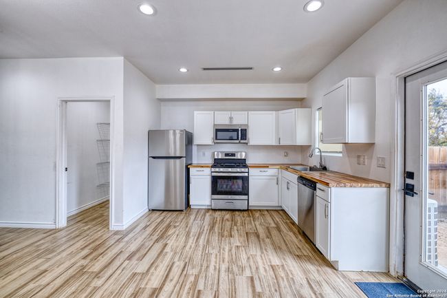 703 N 3 Rd St, Home with 0 bedrooms, 0 bathrooms and null parking in Carrizo Springs TX | Image 7