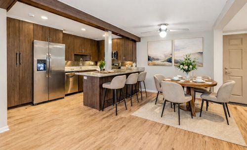 1108 N Milwaukee St, MILWAUKEE, WI, 53202-3208 | Card Image