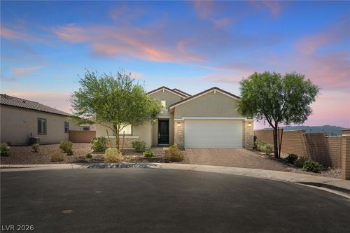 879 Klamath Springs St, Henderson, NV, 89011-2693 | Card Image