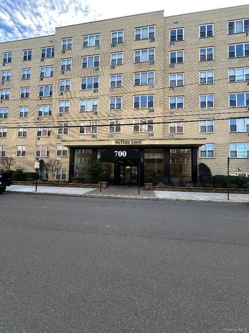 6ee-700 Shore Rd, Long Beach, NY, 11561-4755 | Card Image
