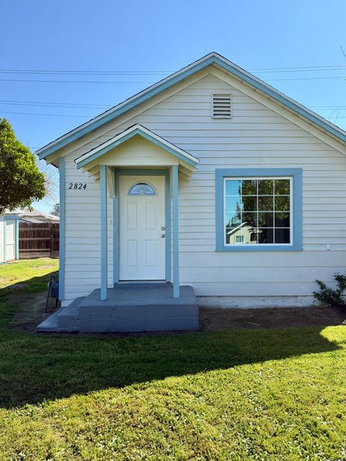 2824 C St, Selma, CA, 93662-2806 | Card Image