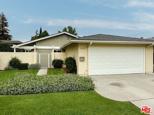 18417 Summer Ave, Artesia, CA, 90701-5527 | Card Image