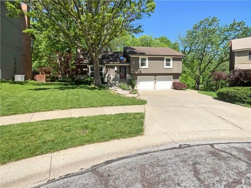 15606 Outlook Street, Overland Park, KS, 66223 | Card Image