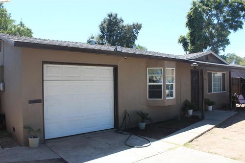 2268 E Marsh St, Stockton, CA, 95205-6411 | Card Image