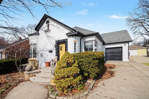 20501 Shady Lane Ave, Saint Clair Shores, MI, 48080-4219 | Card Image