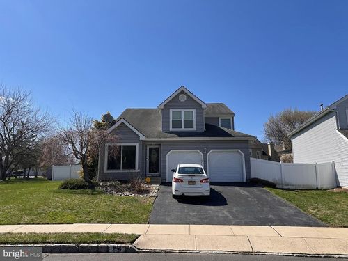 24 Mystic Way, BURLINGTON, NJ, 08016-4254 | Card Image