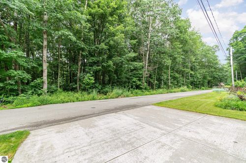 7670 Five Lakes Drive, Farwell, MI, 48622 | Card Image