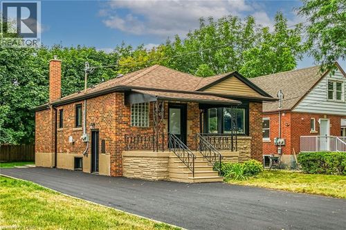 174 E 34th St, Hamilton, ON, L8V3W6 | Card Image