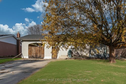 {{alt}} | Card Image