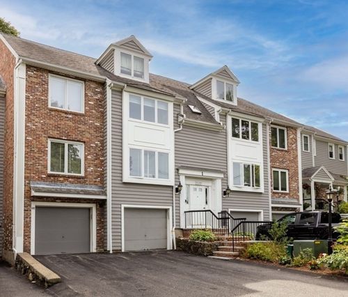 apt-1c-84 Walpole St, Canton, MA, 02021-1817 | Card Image