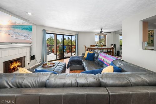 301-1425 E 2nd St, Long Beach, CA, 90802-5315 | Card Image