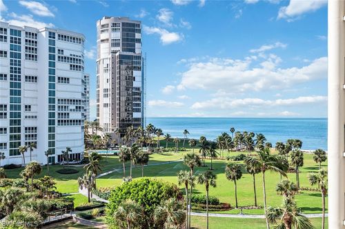 706-4551 Gulf Shore Blvd N, NAPLES, FL, 34103-4601 | Card Image