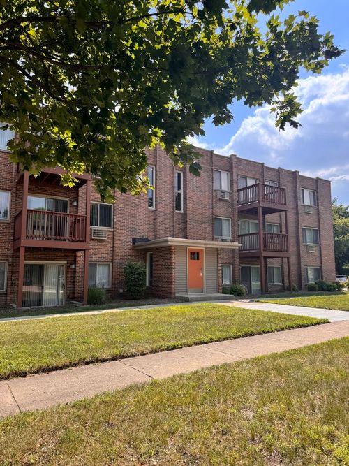 apt-3a-717 Strom Dr, West Dundee, IL, 60118-2731 | Card Image
