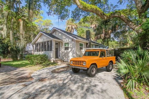 112 W W Huron Avenue, Folly Beach, SC, 29439 | Card Image