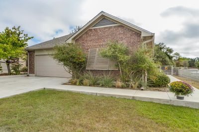 1718 Cherrywood Dr, Home with 3 bedrooms, 2 bathrooms and 2 parking in Fredericksburg TX | Image 2